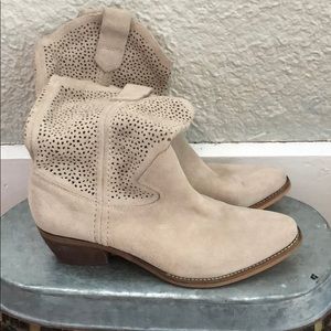BCBG Short boots